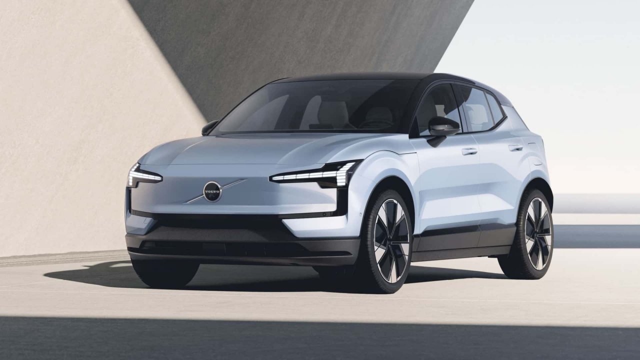 Volvo prevzema nadzor nad proizvajalcem baterij