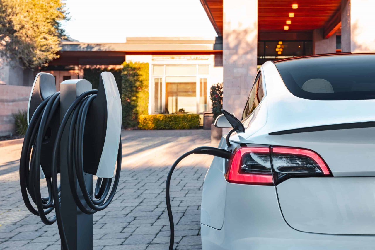 Francija želi evropske subvencije za električne avtomobile