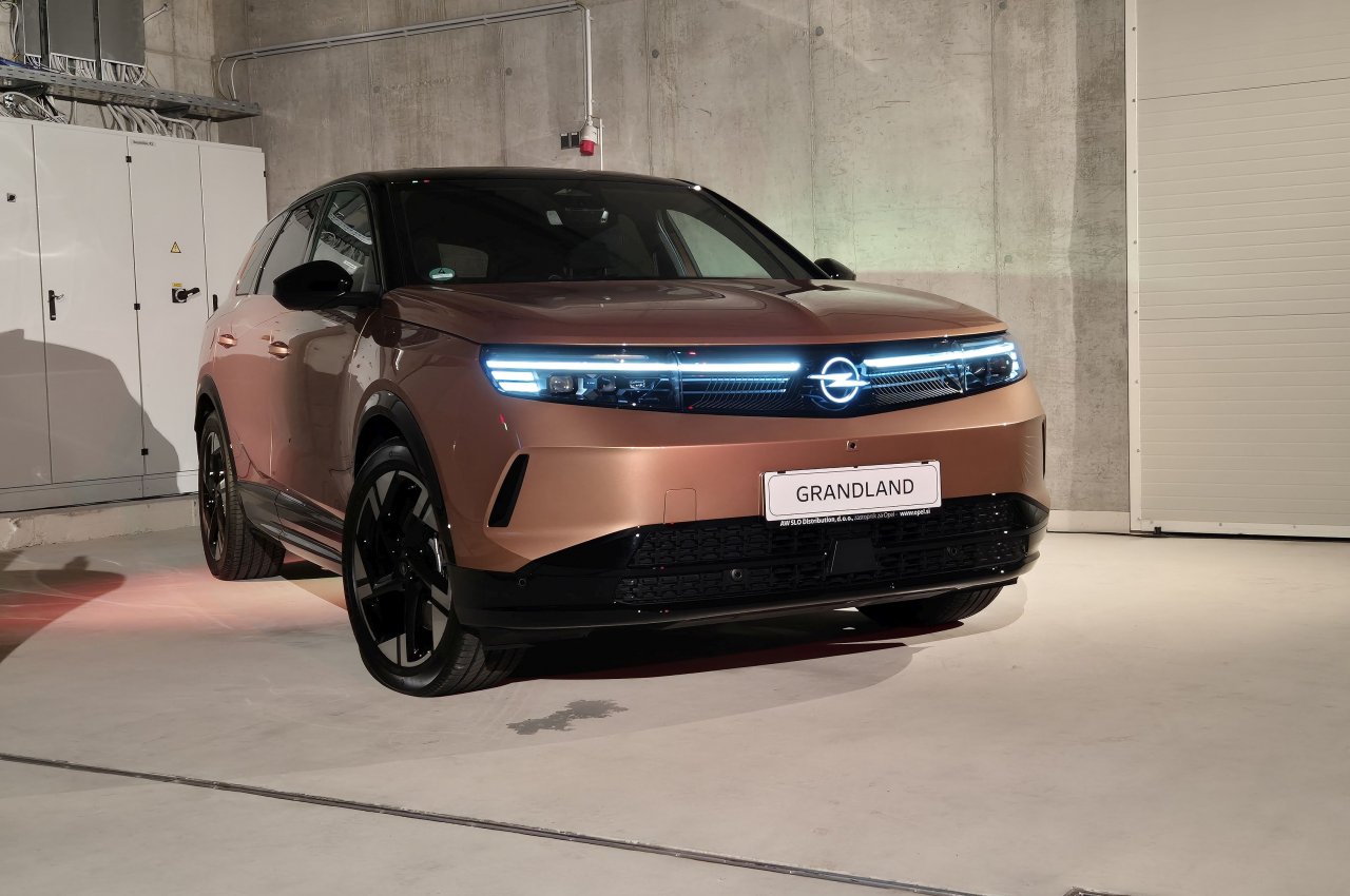 Največji in najbolj prestižen Opel ta hip