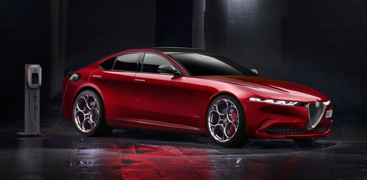 Nova Giulia in Stelvio tudi z bencinskimi motorji