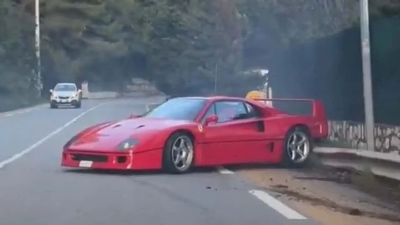 Razbit še en Ferrari F40