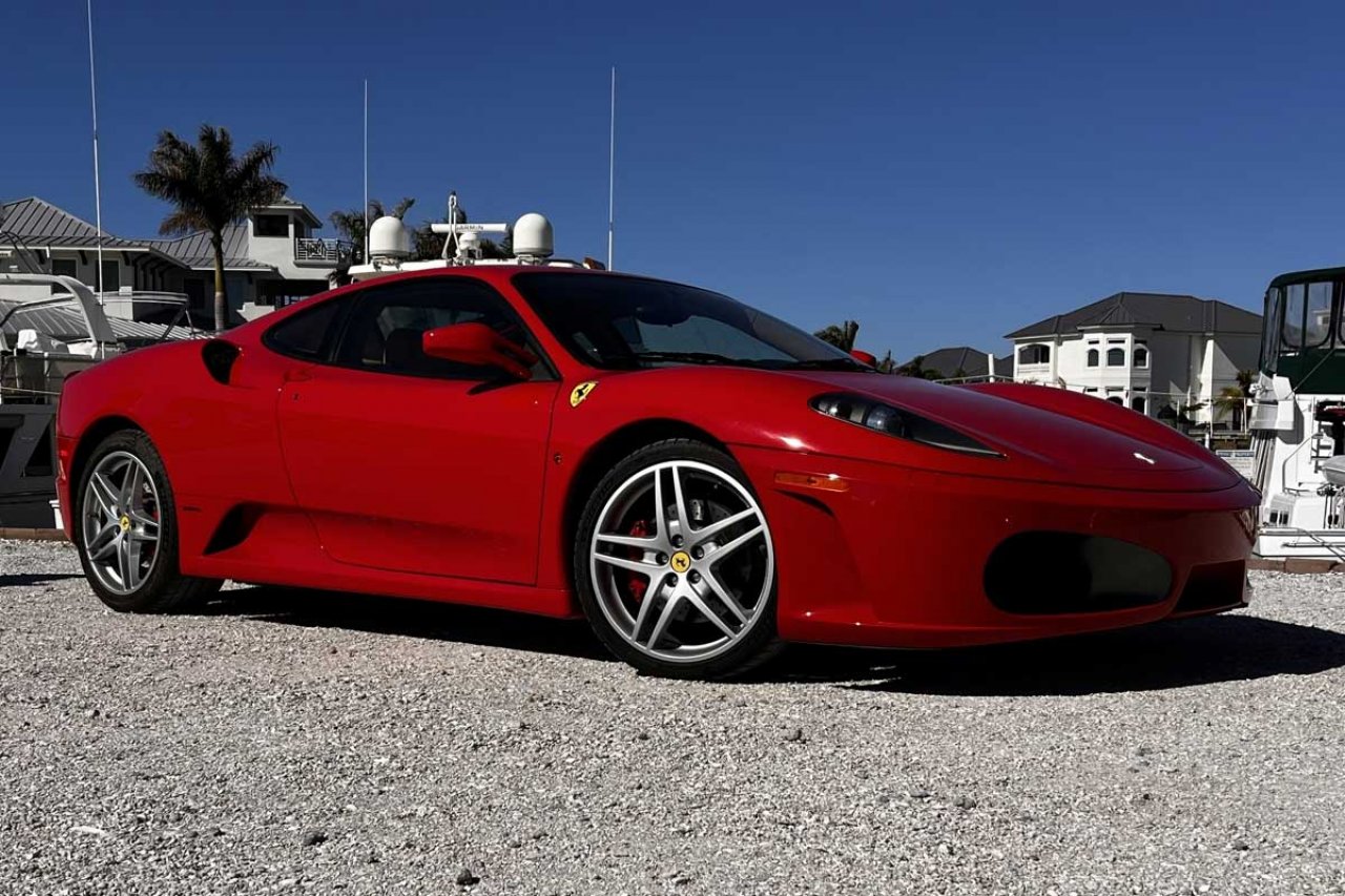 Trumpov Ferrari bi se lahko prodal za vrtoglav znesek