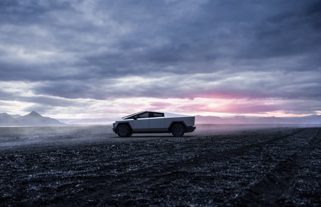 Zasegli Tesla Cybertruck, ki v Veliki Britaniji nima kaj iskati