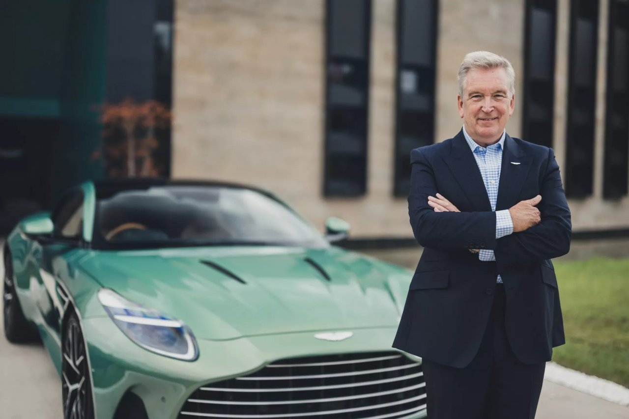 Aston Martin potrebuje več modelov z ročnimi menjalniki