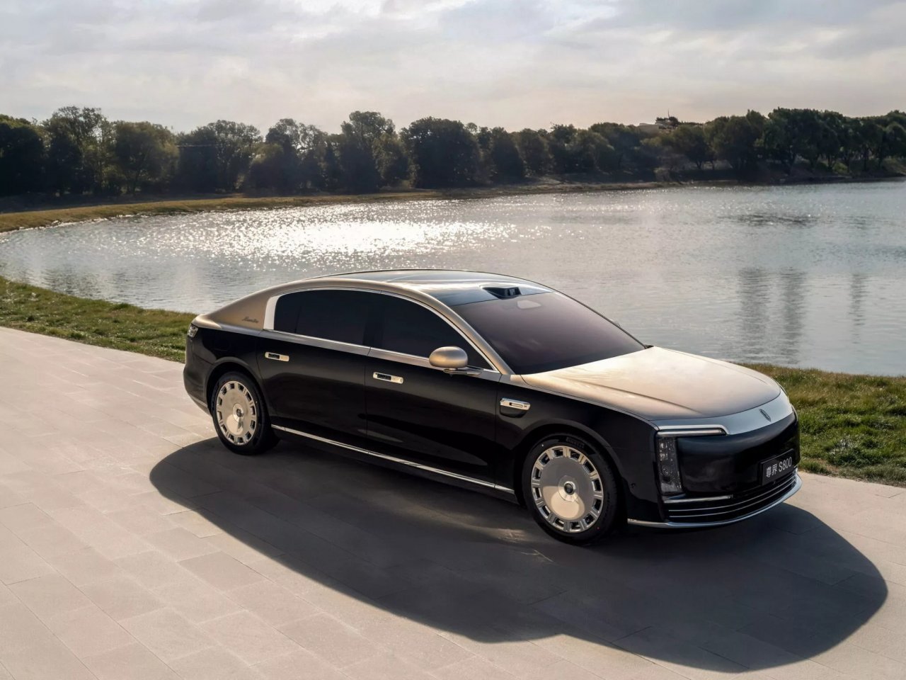 Huawei želi tekmovati tudi z Rolls-Royceom