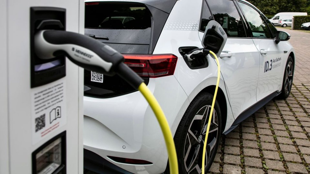 Kateri električni avtomobili lahko brez polnjenja pripeljejo iz Munchna v Berlin? Kateri električni avtomobili lahko brez polnjenja pripeljejo iz Munchna v Berlin?