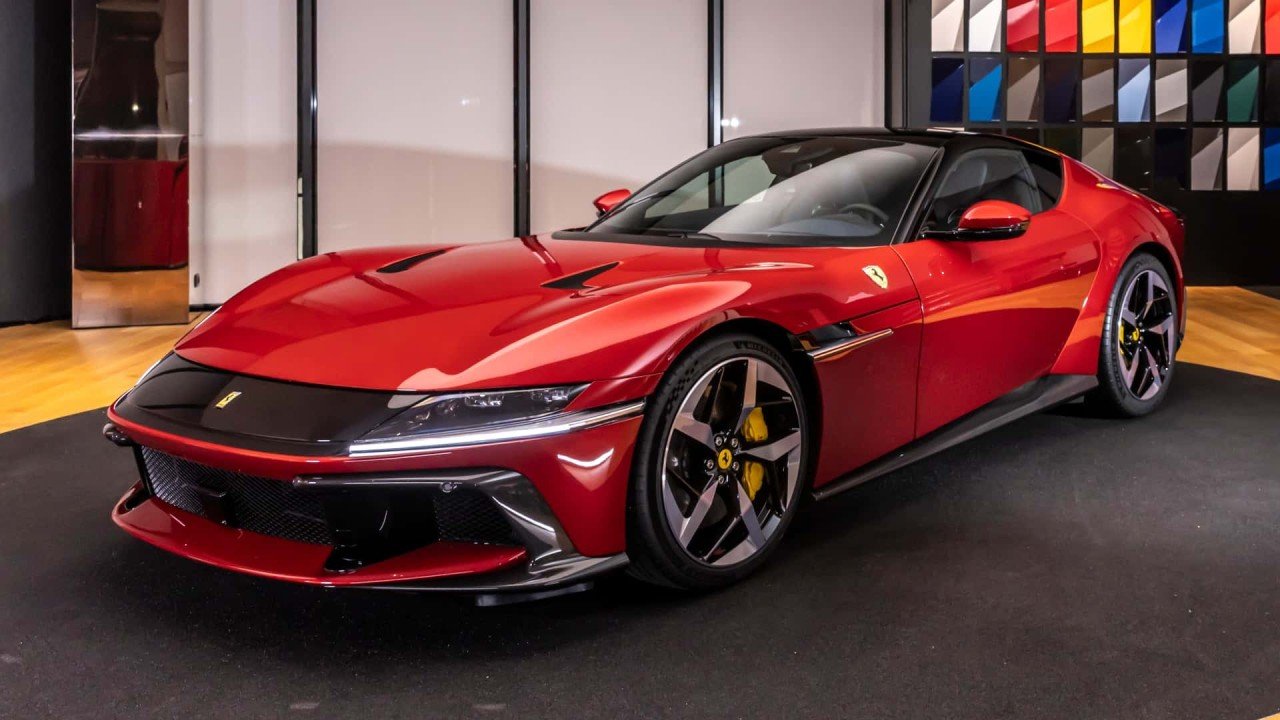 Kupci na nove Ferrarije čakajo dve leti