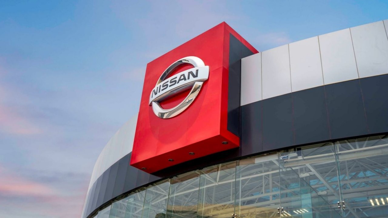 Nissan po propadu pogajanj s Hondo išče novega partnerja Nissan po propadu pogajanj s Hondo išče novega partnerja