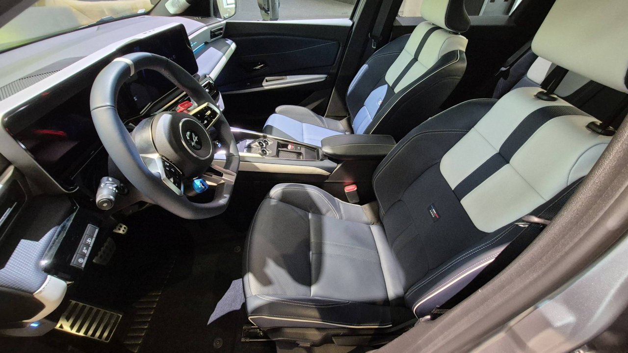Sredi marca tudi športni Alpine A290