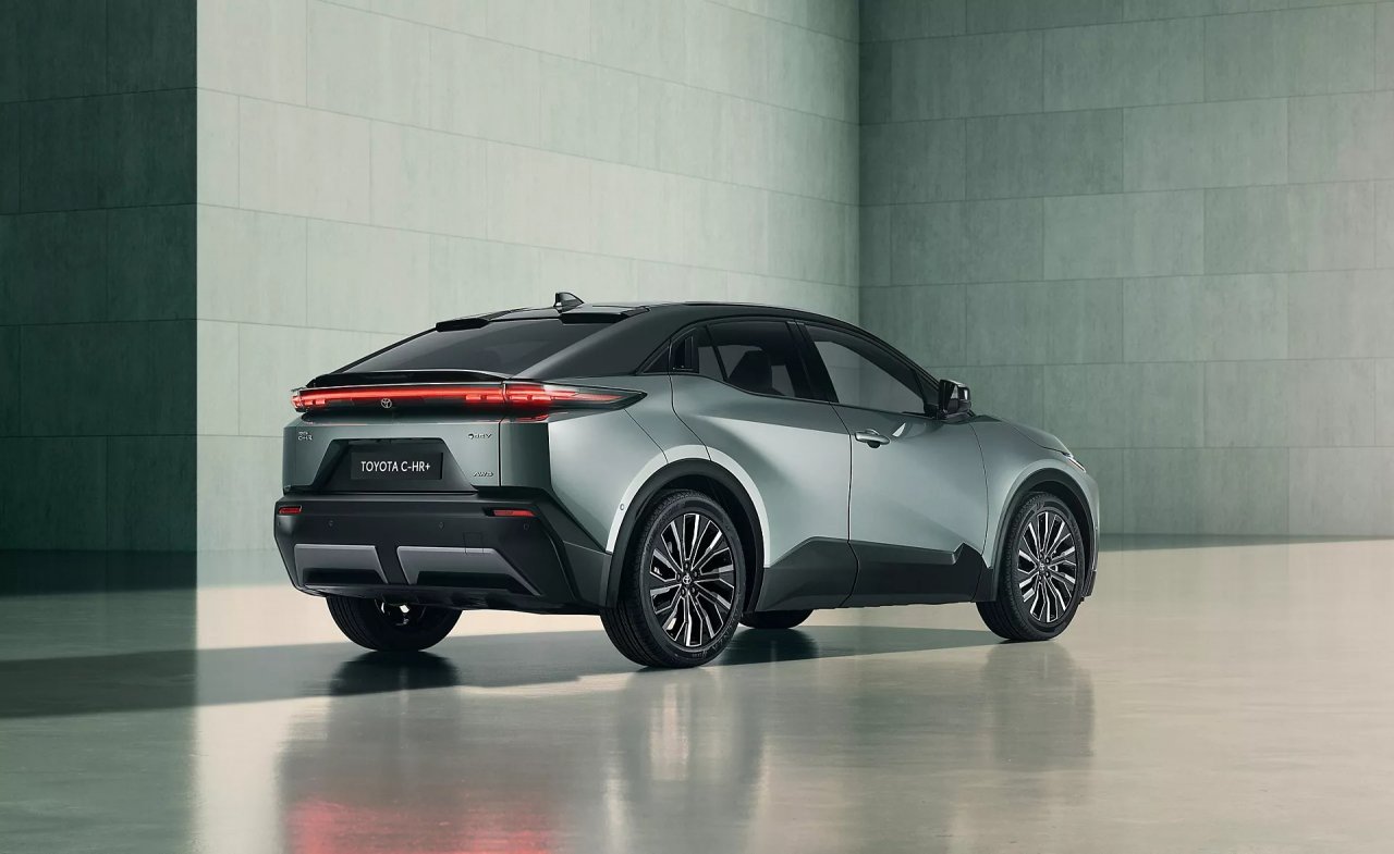 Oznaka C-HR odslej tudi na povsem električnem modelu