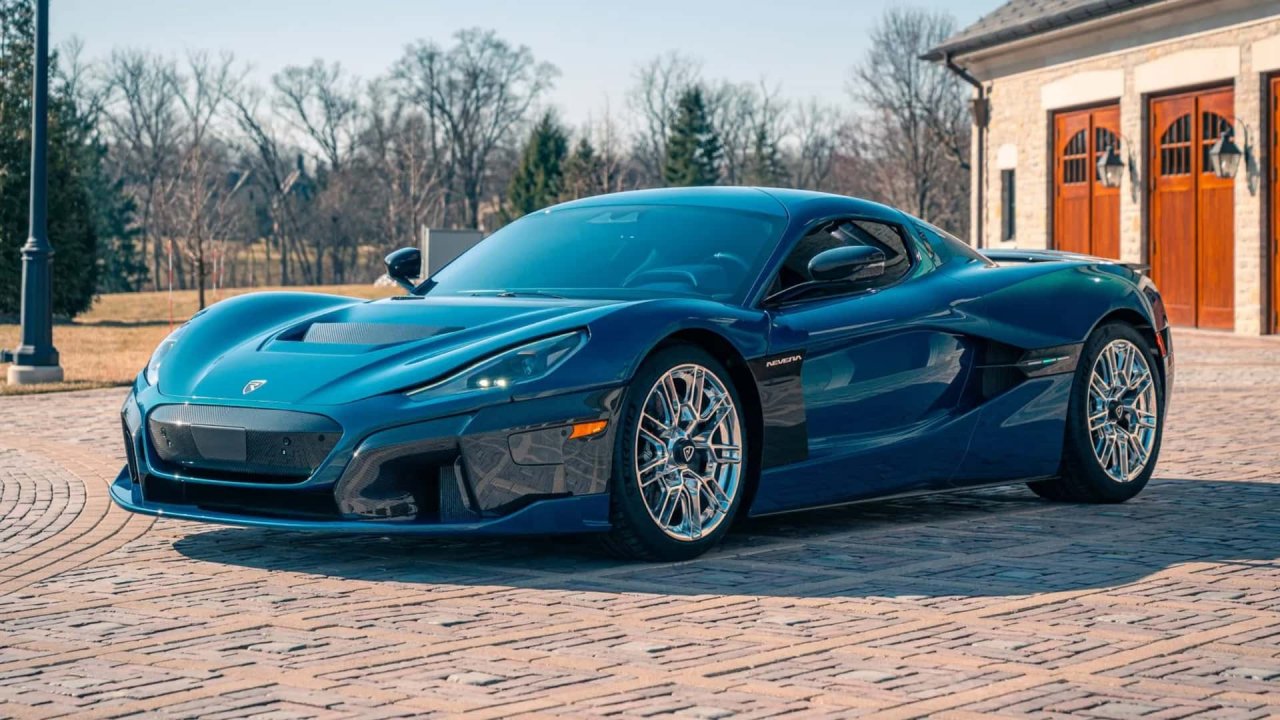 Prodaja se Nevera, ki jo je v ZDA dostavil Mate Rimac osebno