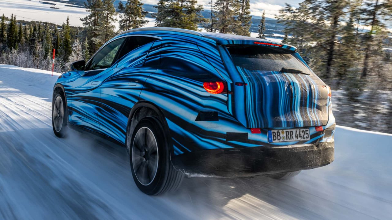 Prve uradne fotografije električnega GLC-ja Prve uradne fotografije električnega GLC-ja