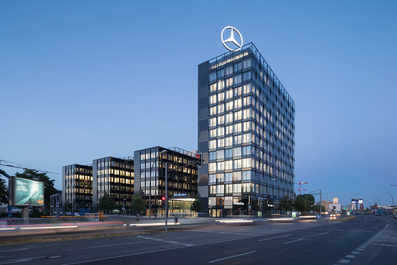 Za prostovoljni odhod bo Mercedes-Benz izplačal visoke odpravnine