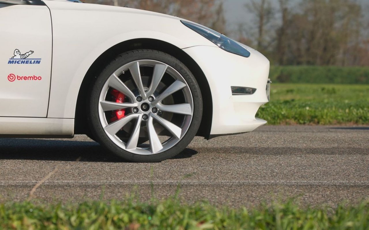 Brembo in Michelin za maksimalno sinergijo med zavorami in pnevmatikami
