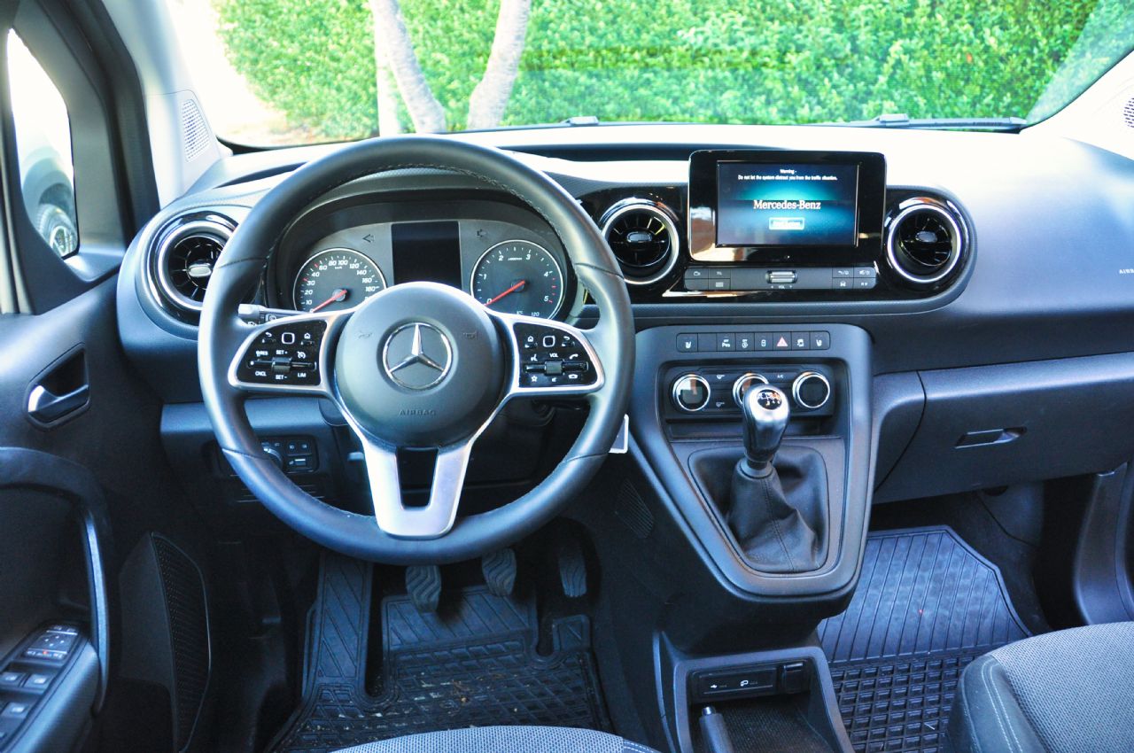 Mercedes ukinja Citana in razred T