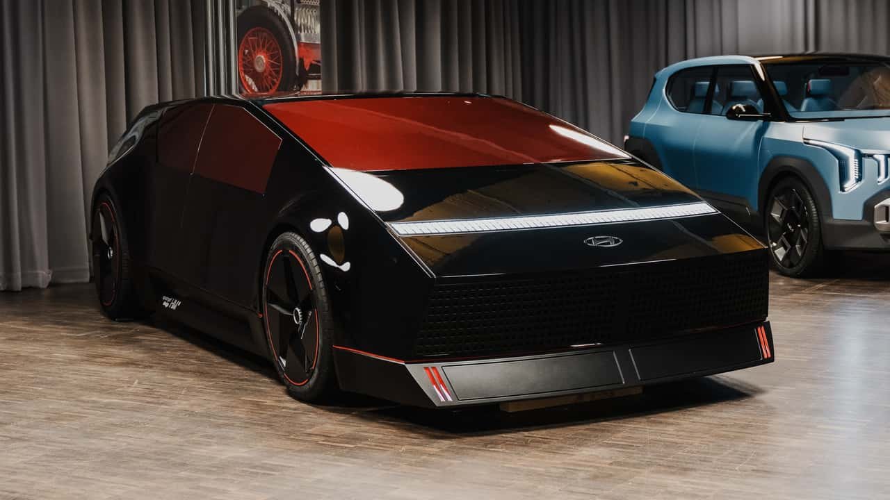 Ustvarjen futuristični koncept Obsidian