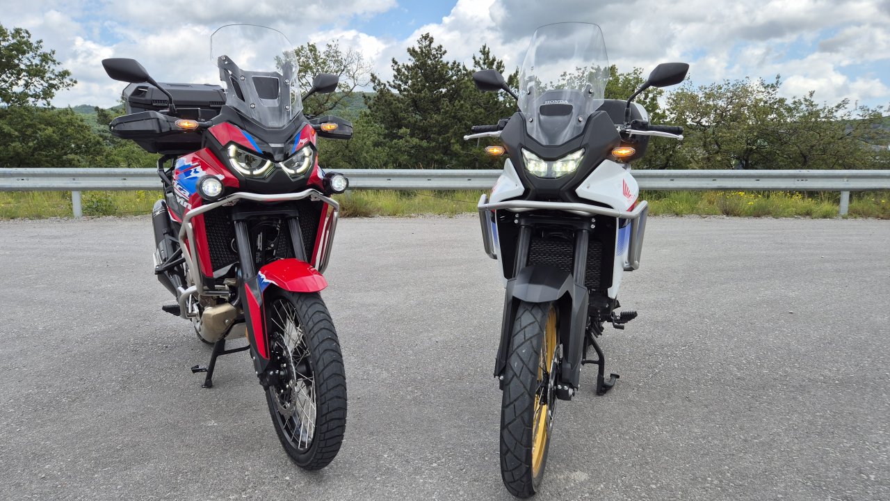 Dva vsestranska motocikla za različne uporabnike