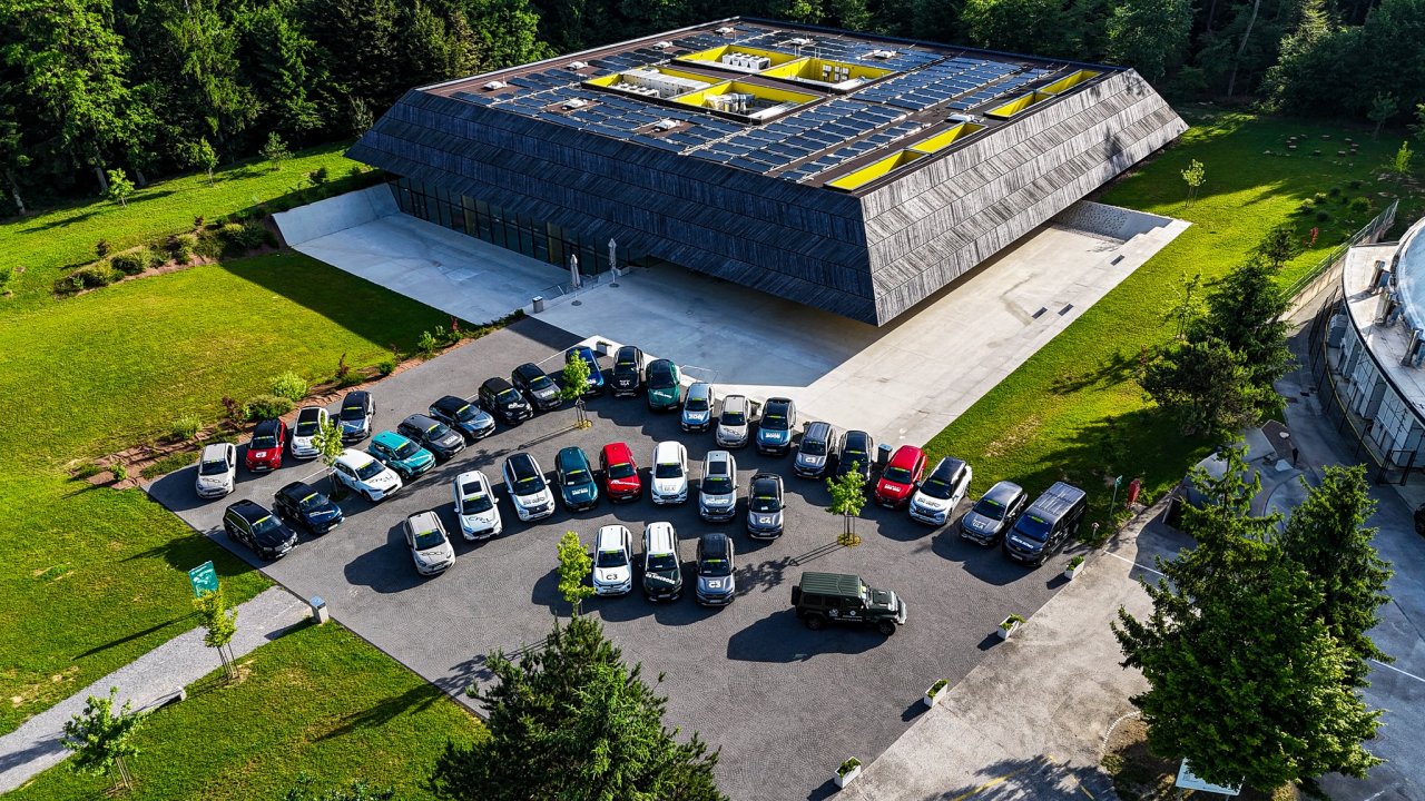 Več kot 40 avtomobilov v podporo Dirki po Sloveniji