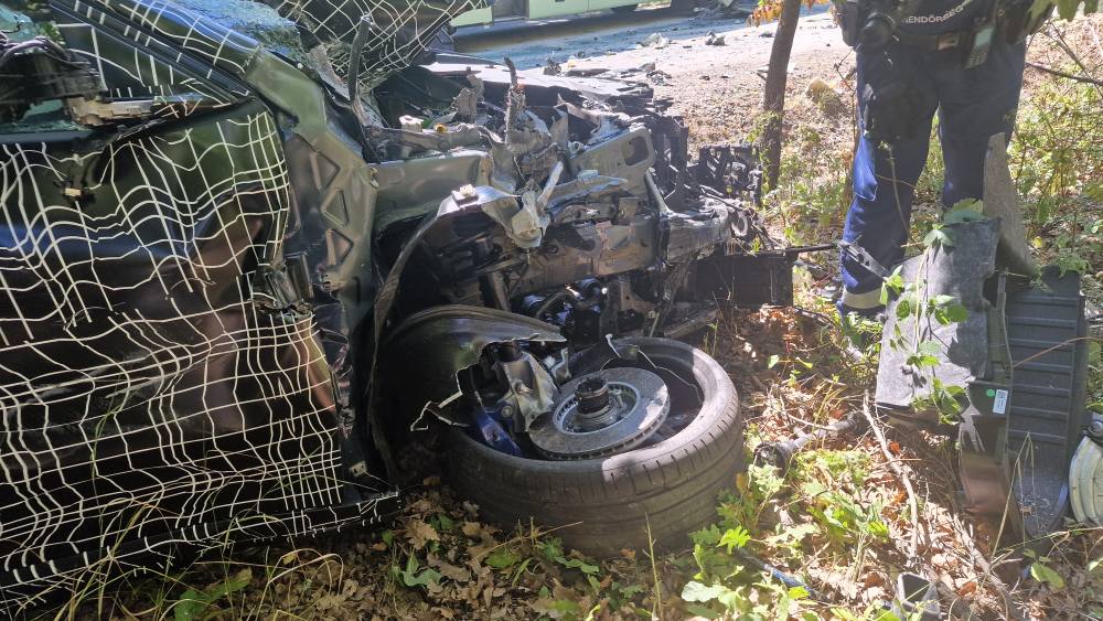 Predserijski BMW na Madžarskem vpleten v težjo nesrečo