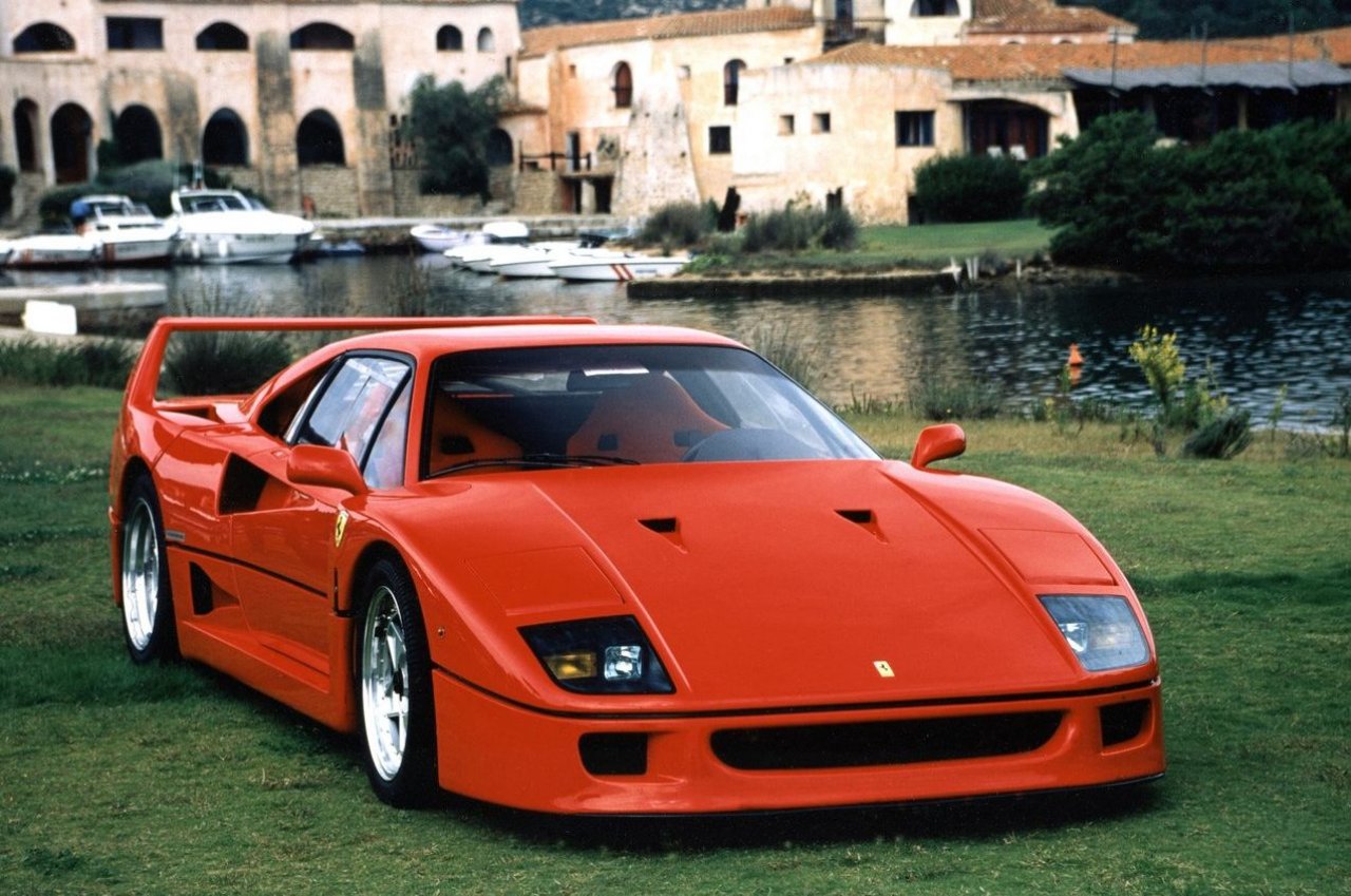 Pripeljal rabljenega Ferrarija F40, odpeljal novega Grenadierja