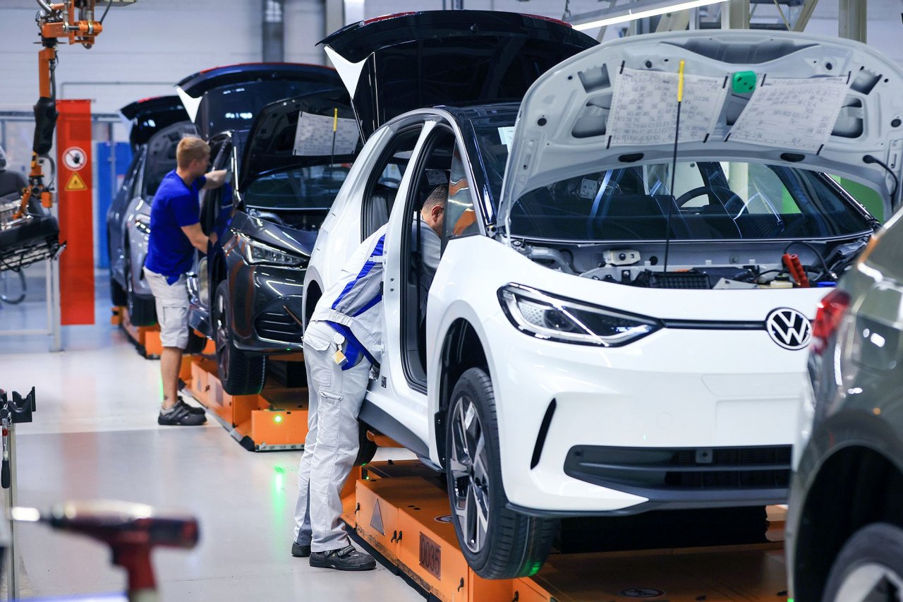 V avtomobilski industriji ukinjenih več kot 50.000 delovnih mest