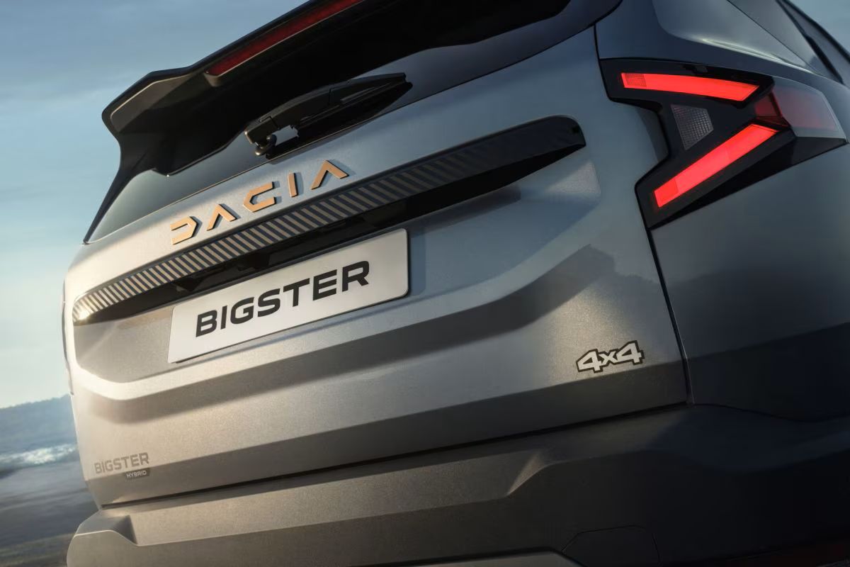 Dacia Duster in Bigster zdaj tudi kot hibrida z LPG s štirikolesnim pogonom Dacia Duster in Bigster zdaj tudi kot hibrida z LPG s štirikolesnim pogonom