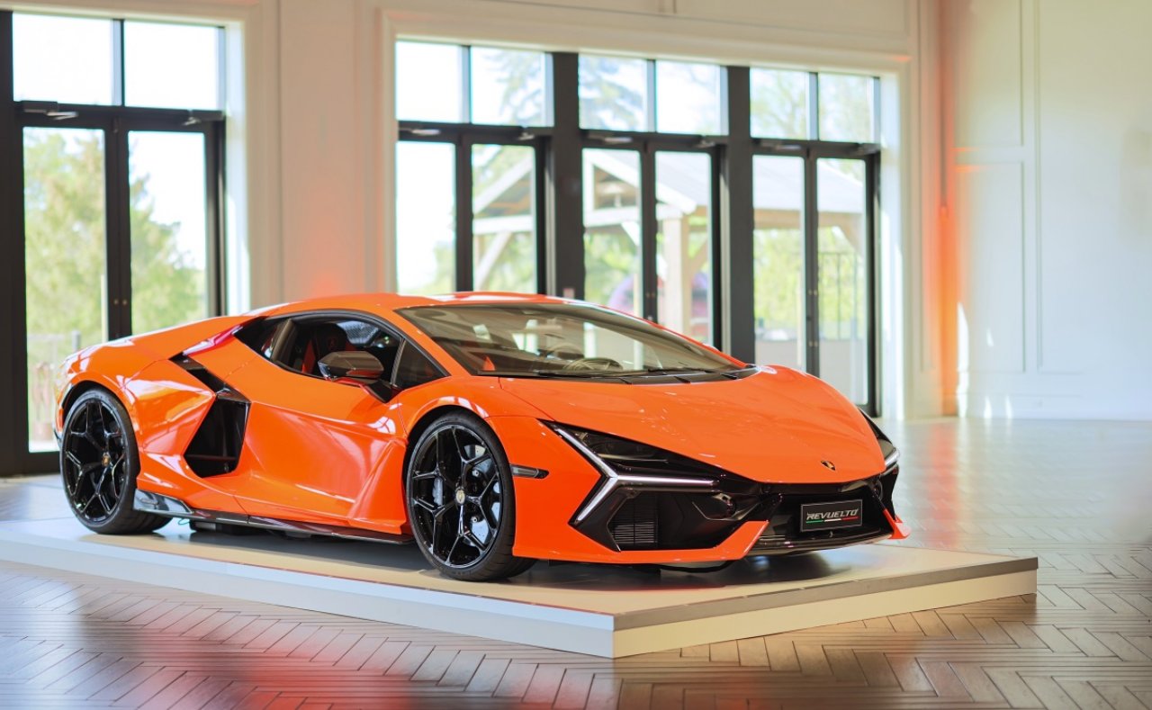Lamborghini razvija umetno inteligenco za pomoč voznikom