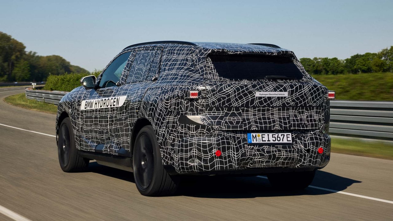 Novi BMW X5 bo vseboval Toyotino tehnološko rešitev