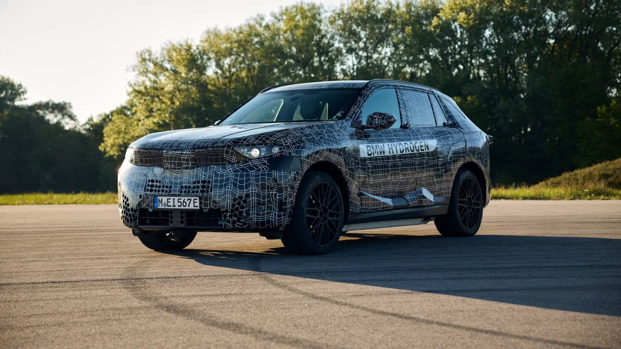 Novi BMW X5 bo vseboval Toyotino tehnološko rešitev