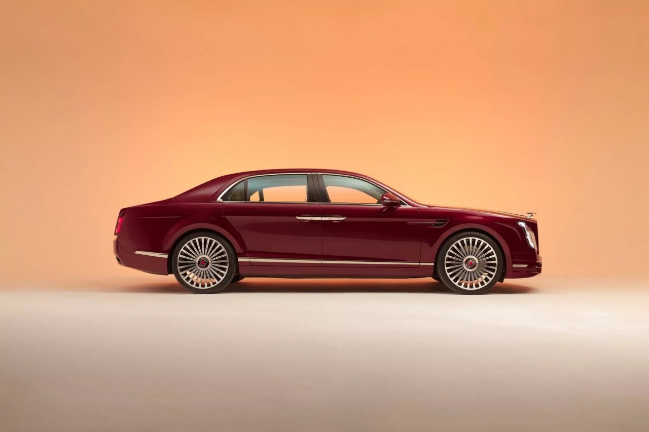 Packard se po sedmih desetletjih vrača kot unikat