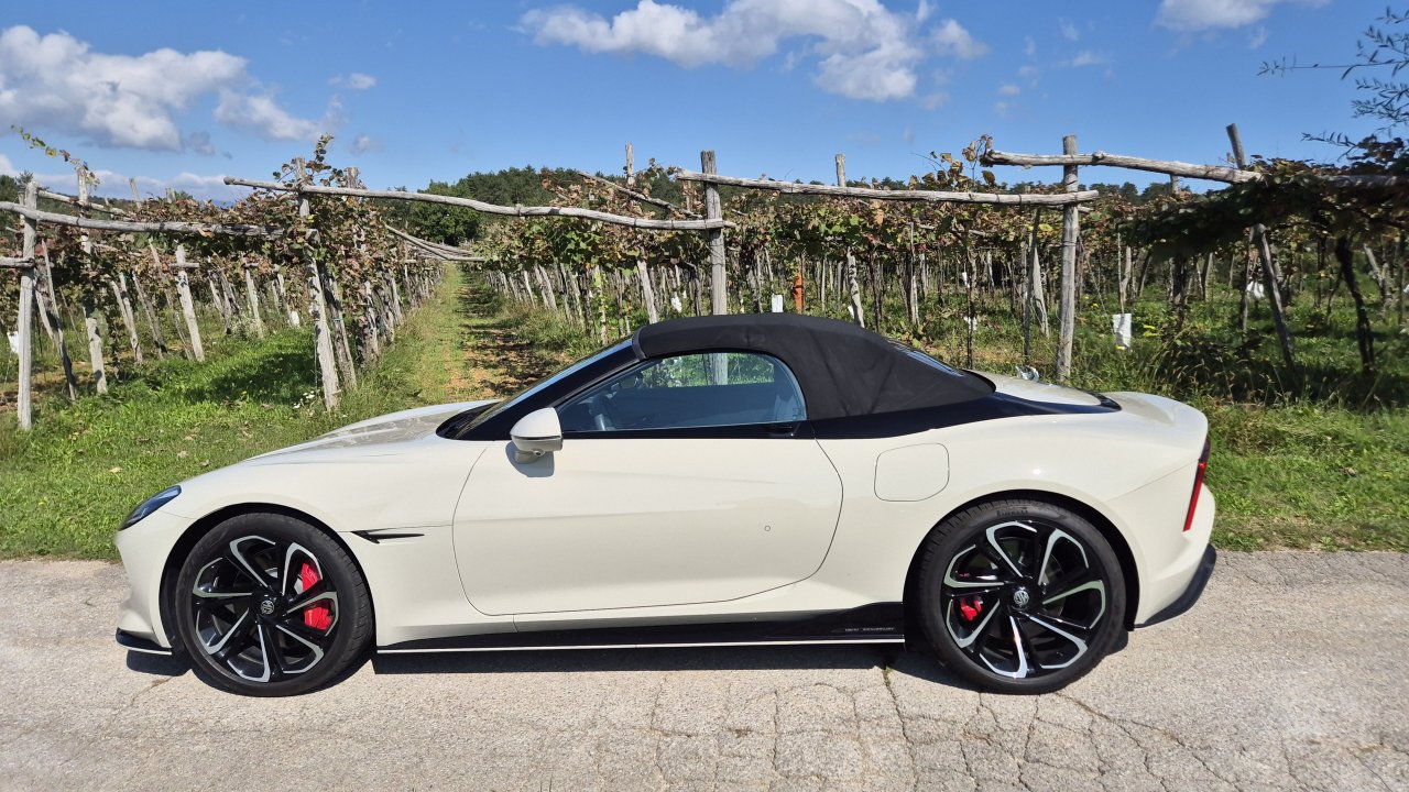 Hudičevo hiter in uživaški roadster