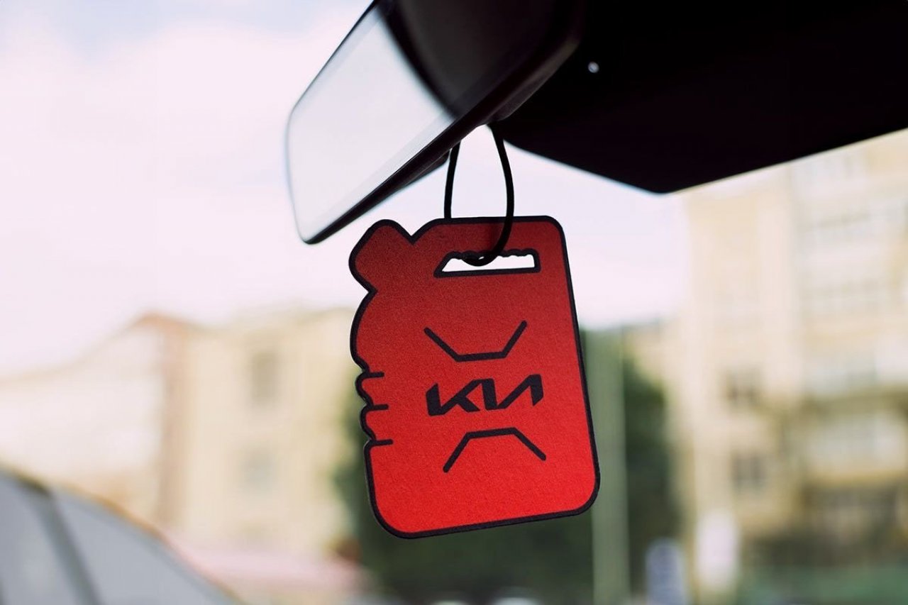 Kia ponuja vonj bencina v električni Kii EV4