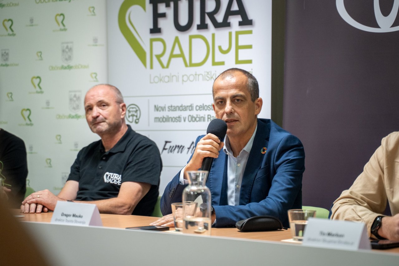 Odpovedali so se avtobusom in jih zamenjali za električne kombije