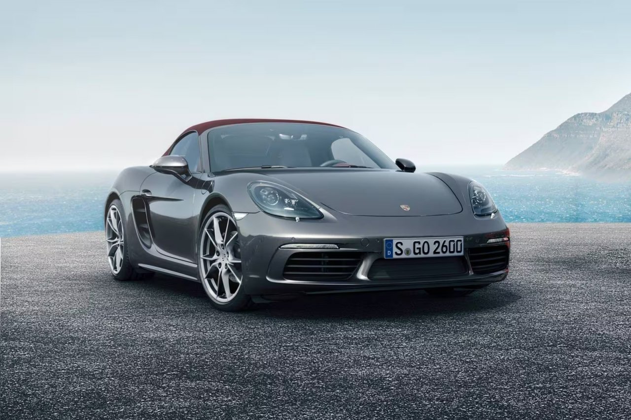 Porsche 718 Boxster in Cayman vendarle tudi s šestvaljnikom Porsche 718 Boxster in Cayman vendarle tudi s šestvaljnikom