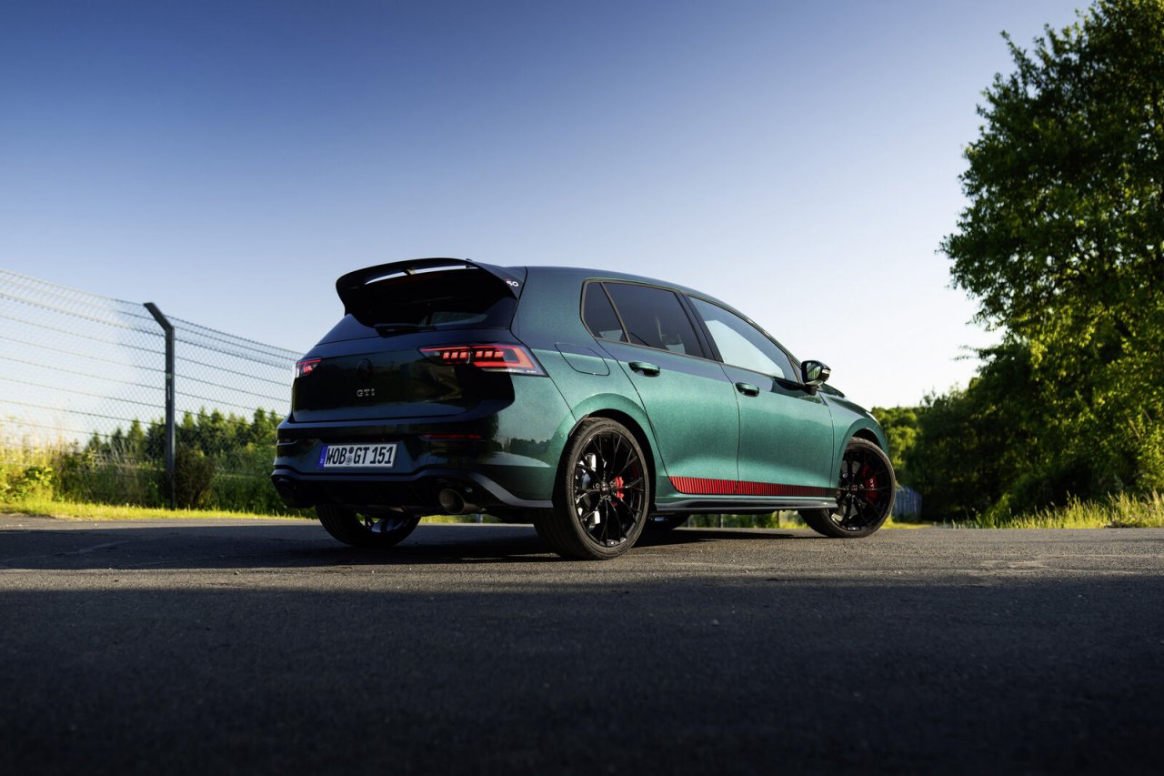 Najmanj 54 tisočakov za jubilejnega Golfa GTI