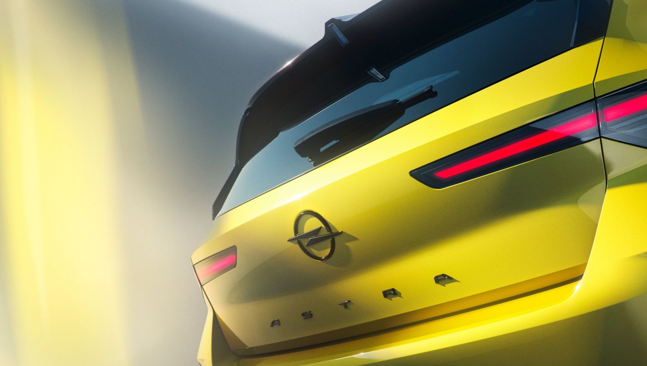 Prihaja prenovljena Opel Astra