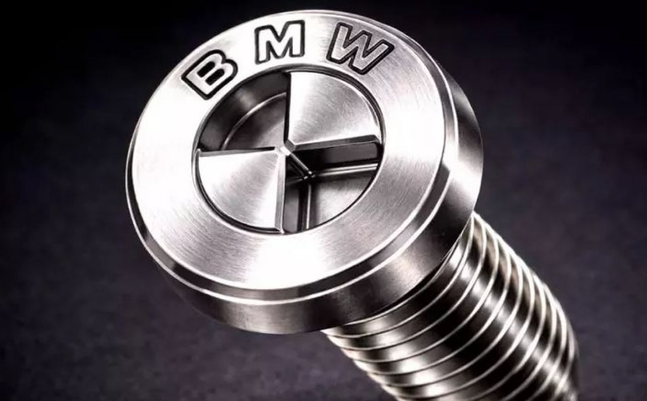 BMW patentiral svoje vijake, ki utegnejo otežiti delo mehanikom