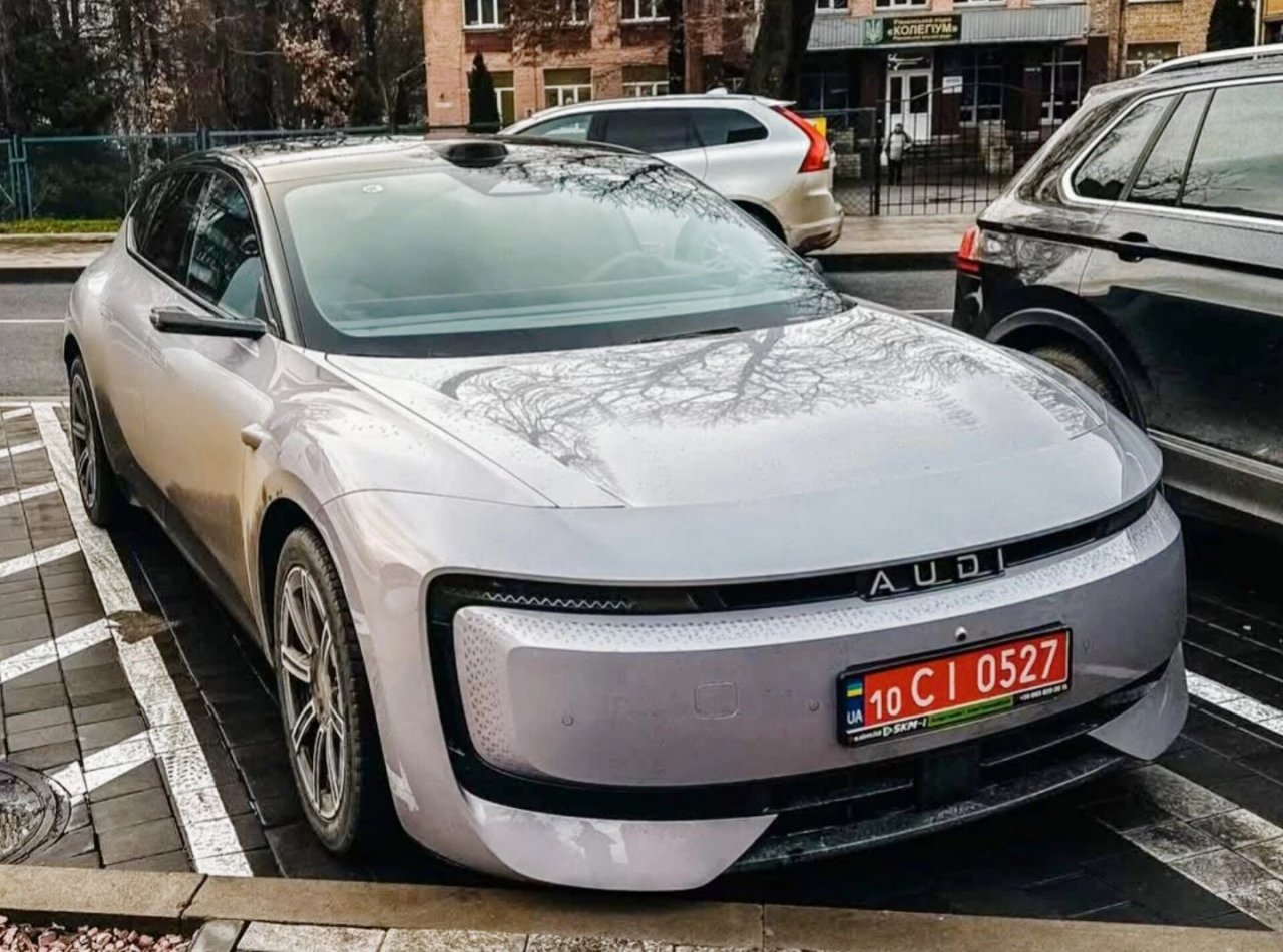 Kitajski električni AUDI E5 opažen v Ukrajini