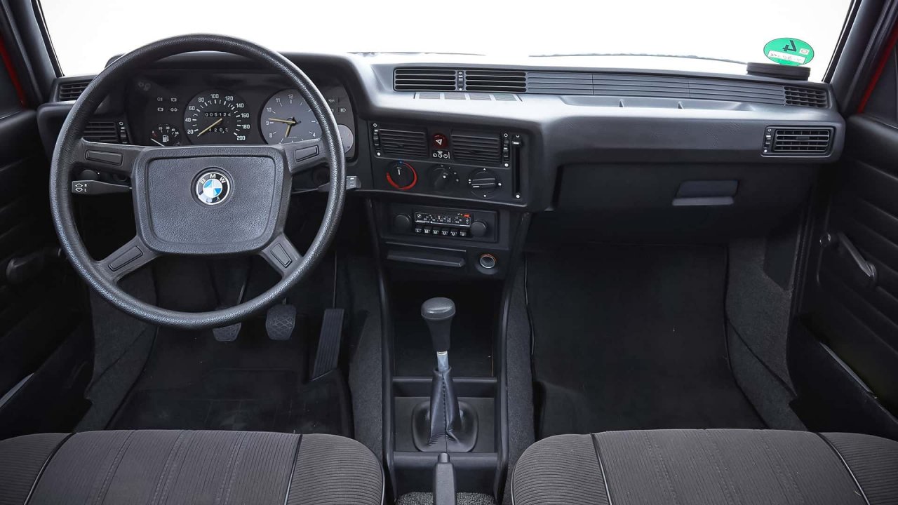 Prva BMW-jeva Trojka je stara 50 let