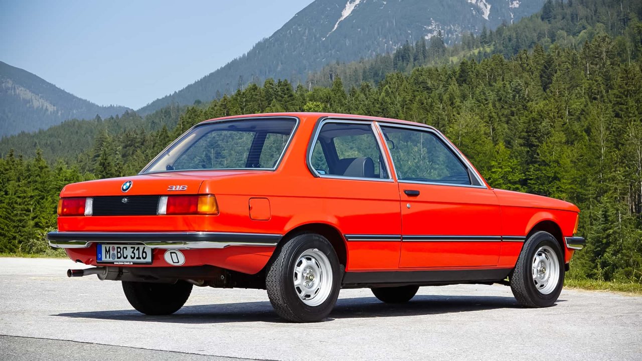 Prva BMW-jeva Trojka je stara 50 let