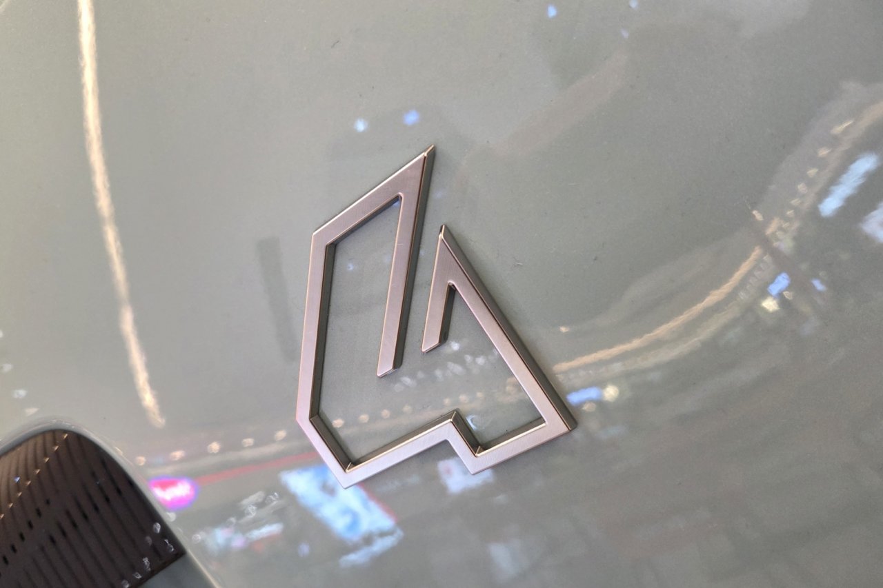 Vsi aduti električnega Renaulta 4