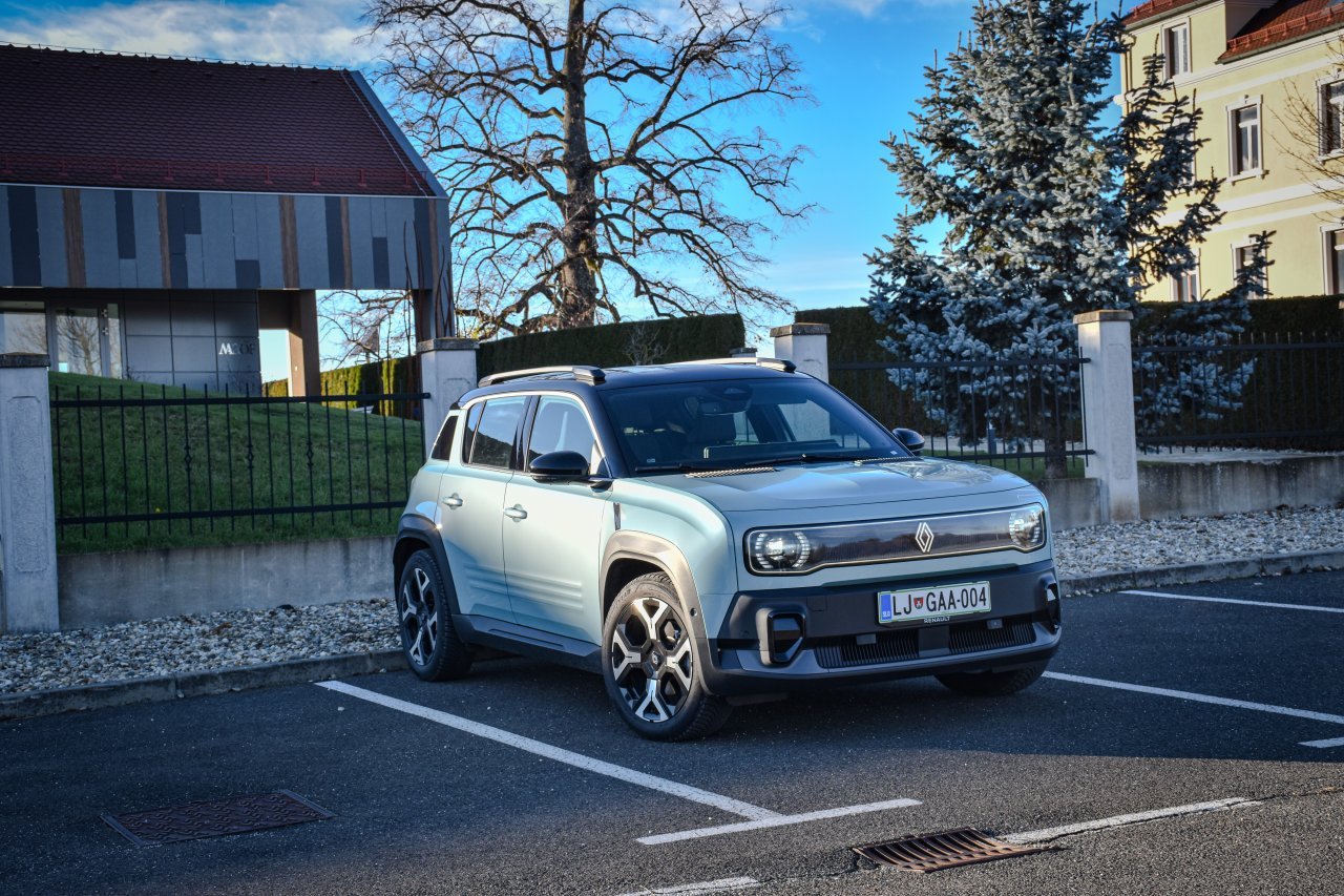 Vsi aduti električnega Renaulta 4