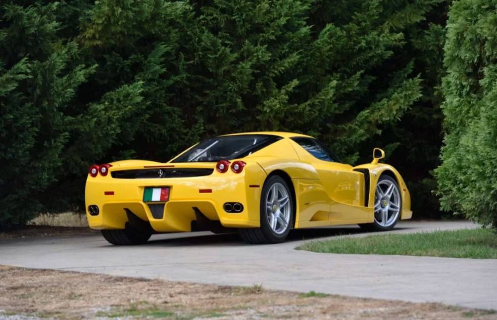 Rekordno visoka cena za enega najbolj žlahtnih Ferrarijev