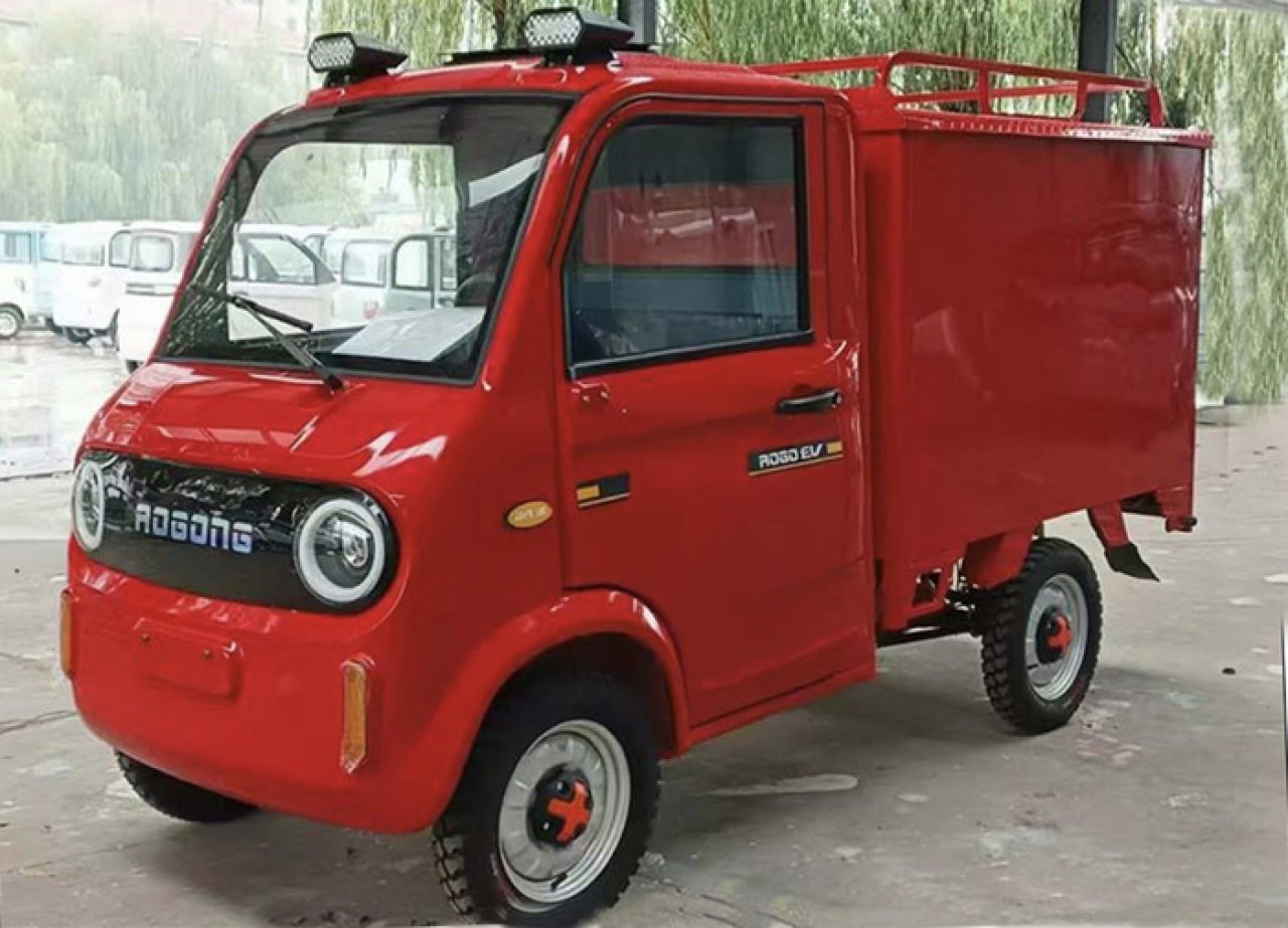 Električni mini dostavnik za 852 evrov