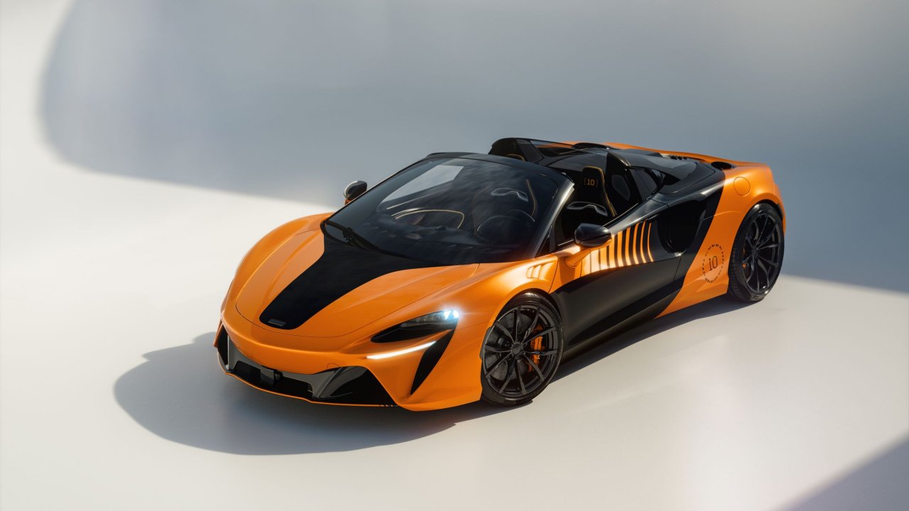 McLaren s posebno Arturo Spider slavi dvojno krono v F1