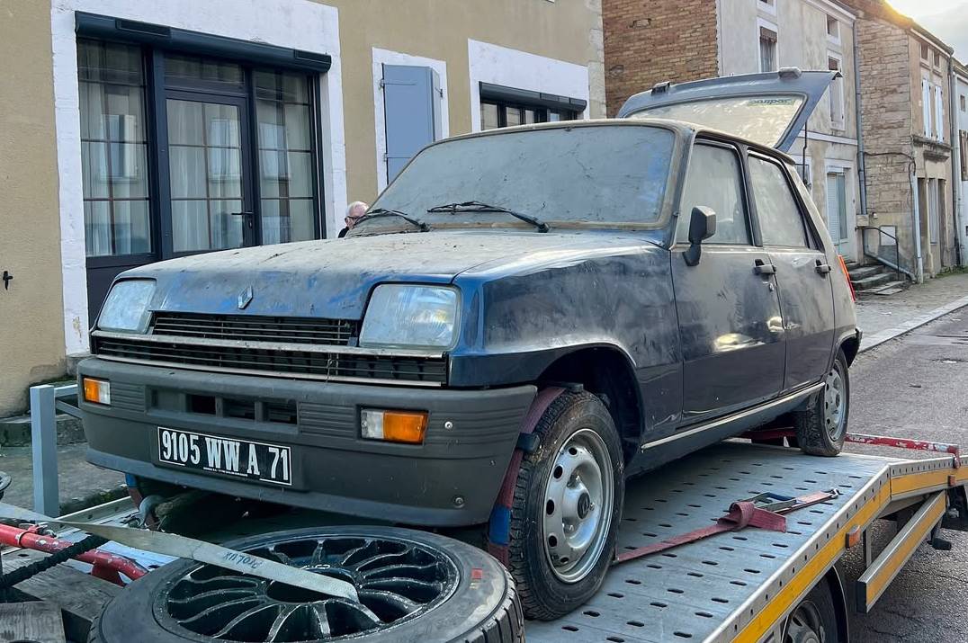 Zapuščen že 43 let, prevoženih ima le 12 kilometrov