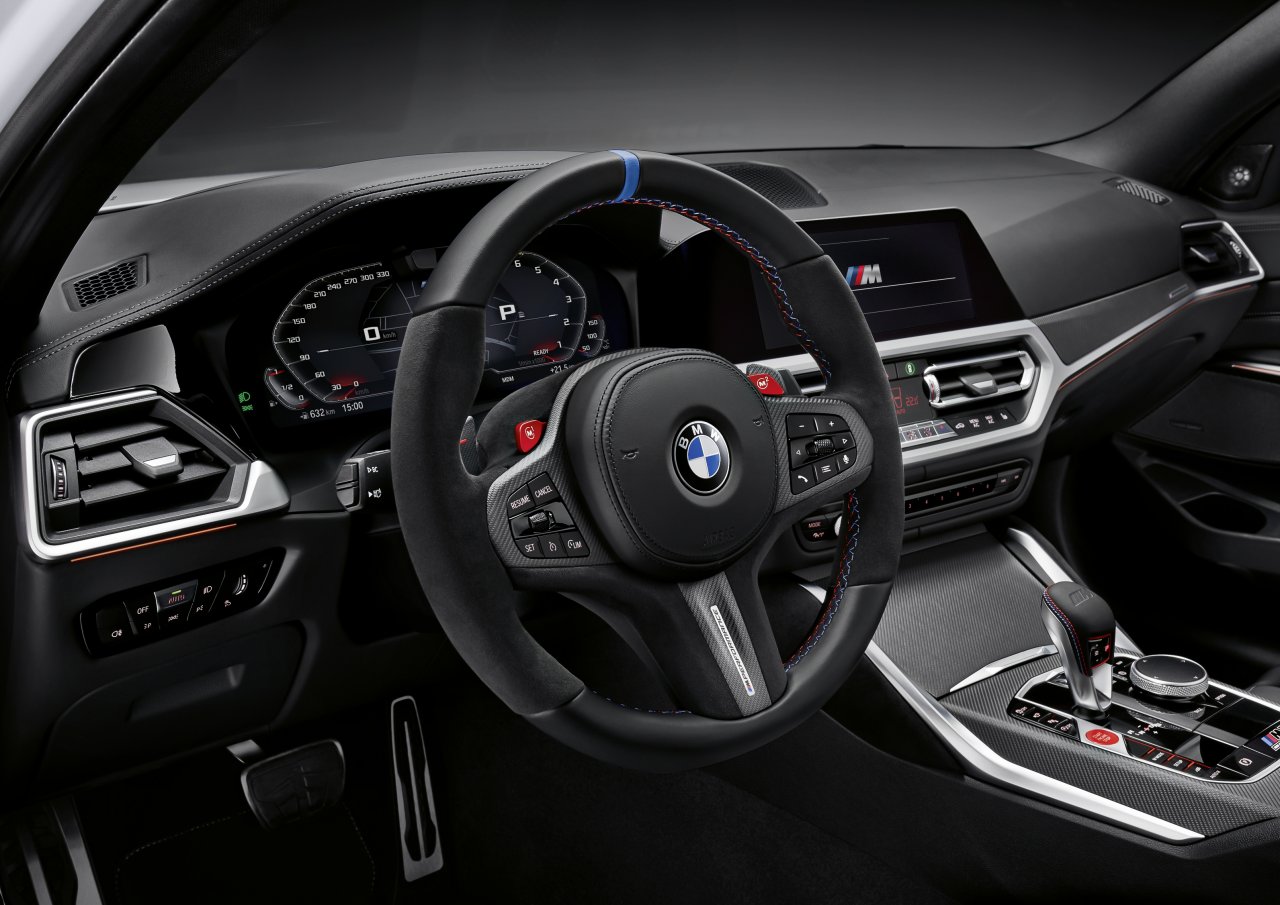 BMW uvaja naročnino za smerokaze - brez paketa le še ročno signaliziranje
