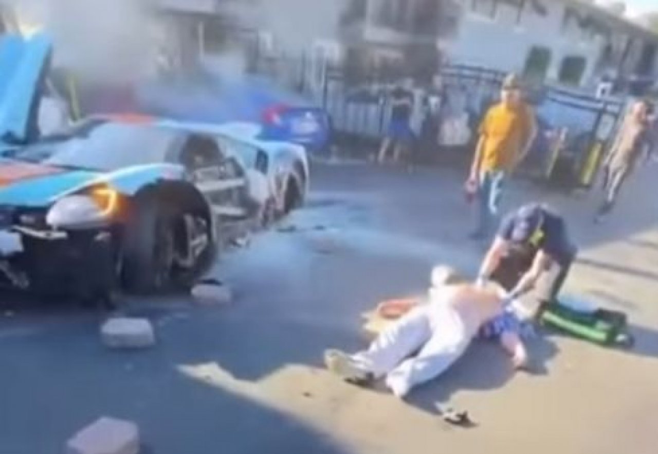 V nesreči uničen dragoceni Ford GT