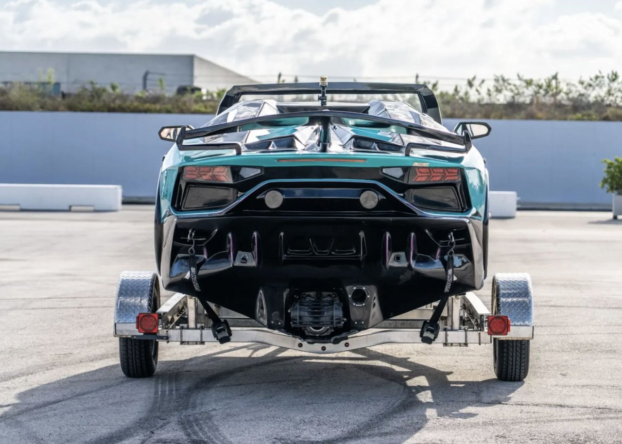 Aventador postal gliser za manj kot 50.000 evrov