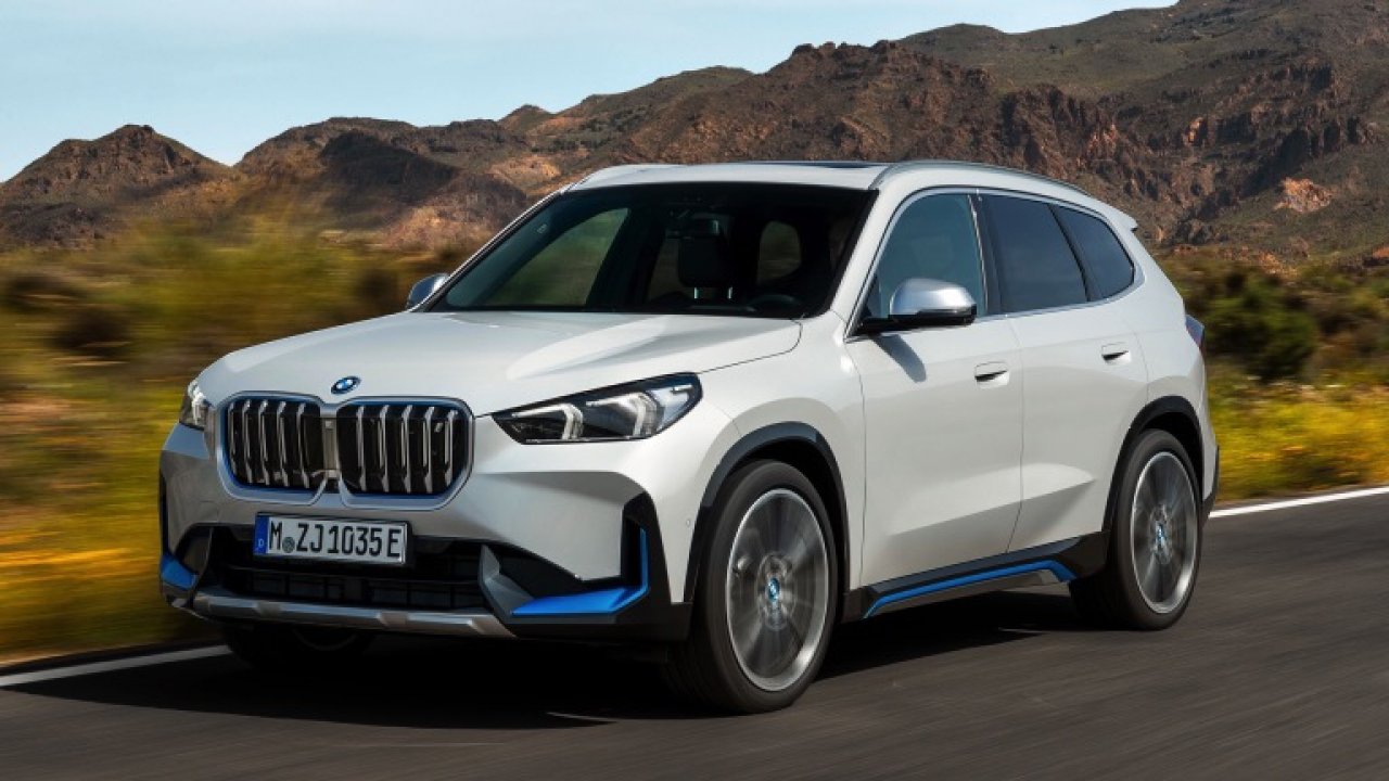 BMW zaradi pomanjkanja platišč ustavil proizvodnjo modela iX1